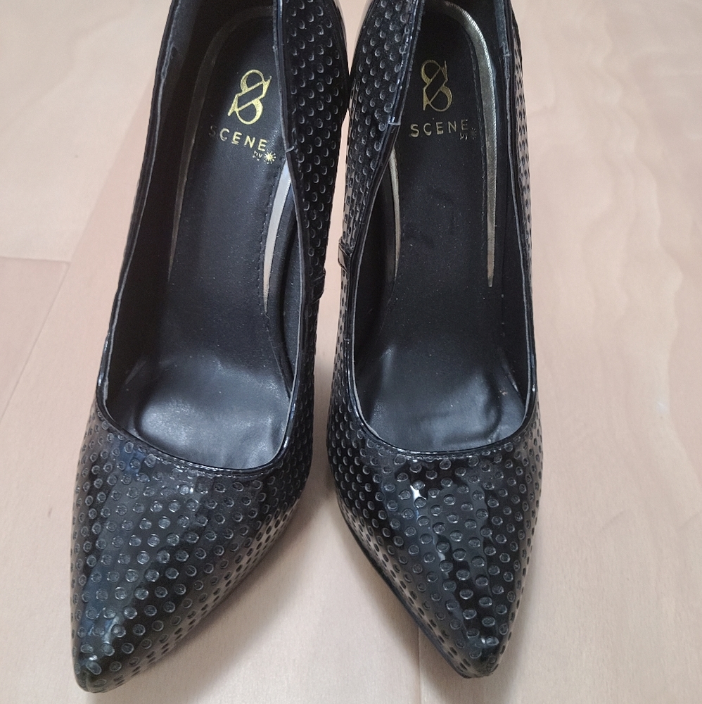 Shoes - Picture 2 of 2